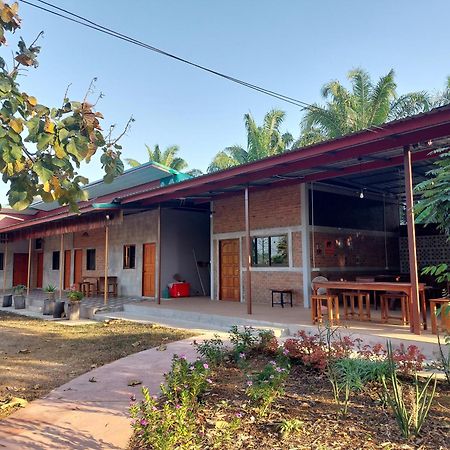 Yoga Homestay Seka Luaran gambar