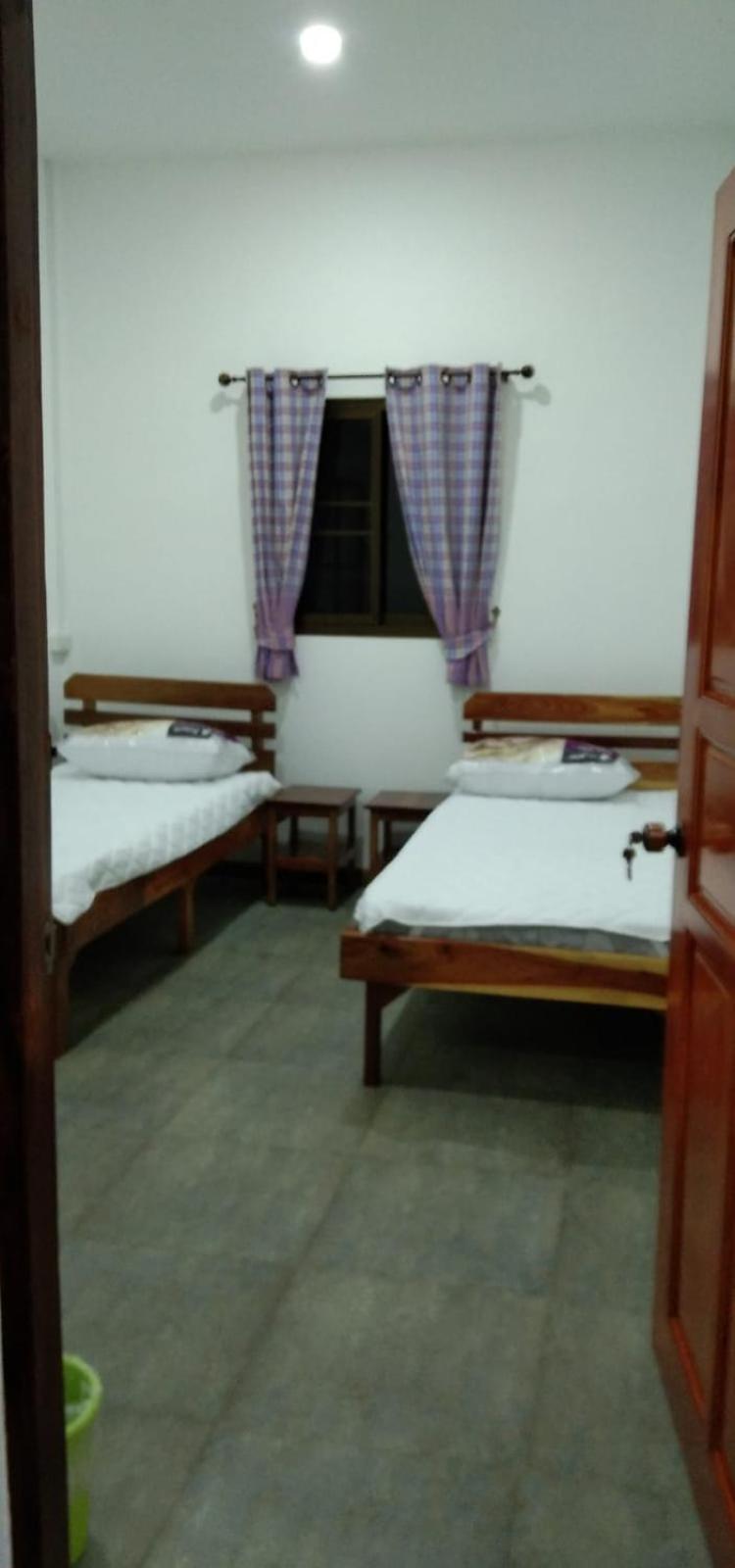 Yoga Homestay Seka Bilik gambar